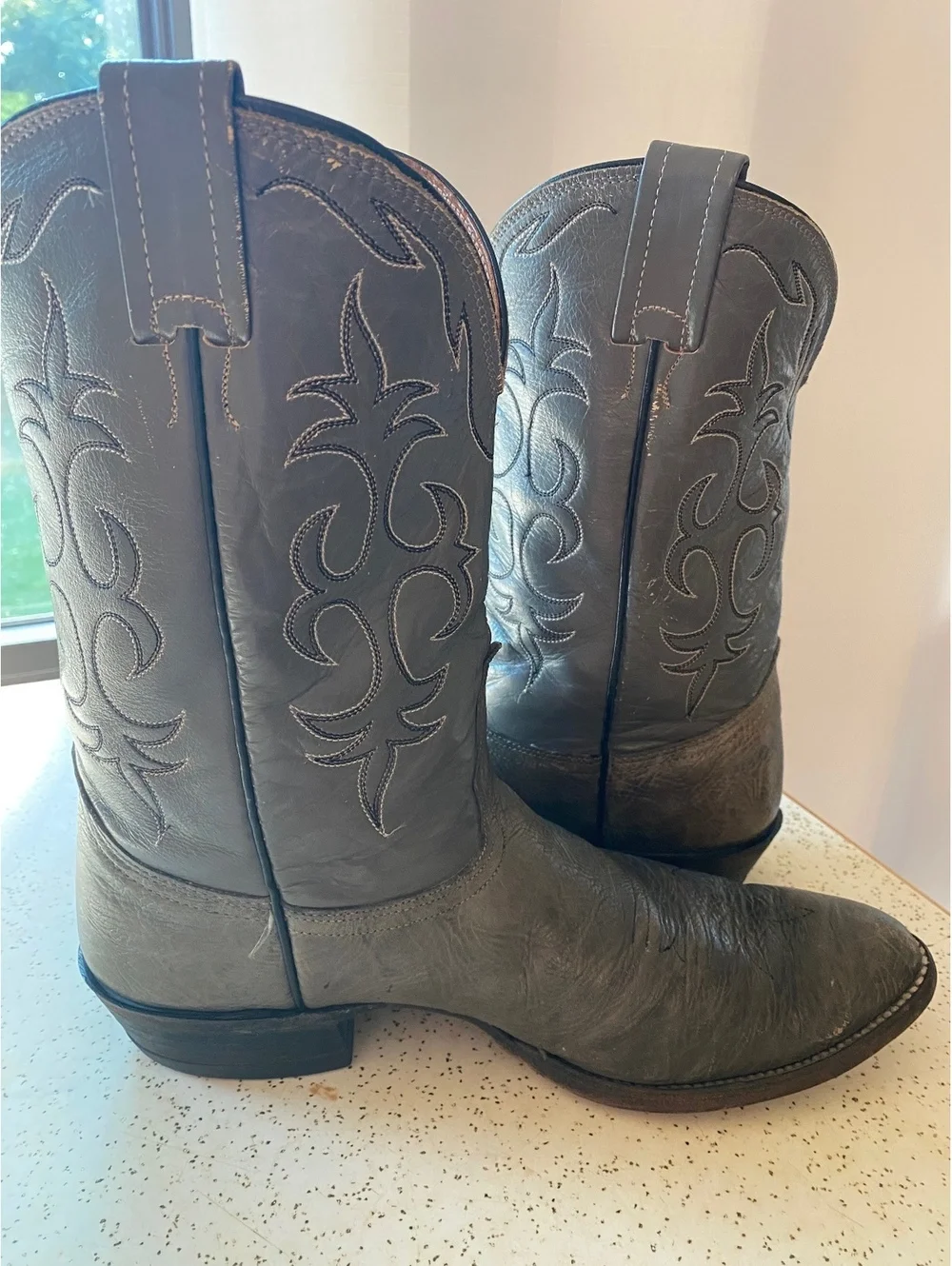 Nocona leather gray two tone pointed toe pull on cowboy boots 10D men’s vintage